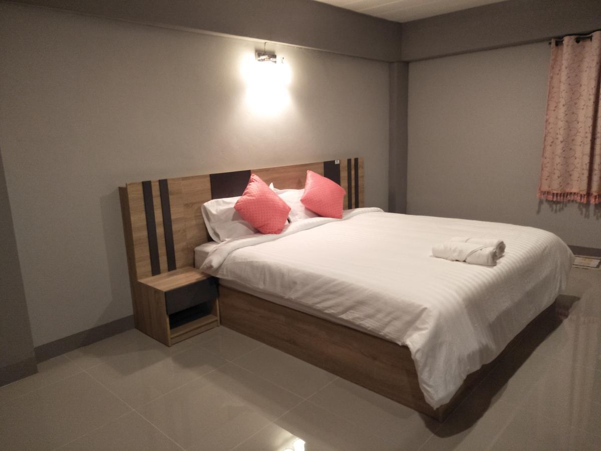 Rinrada Place Hotel อุบลราชธานี ภายนอก รูปภาพ