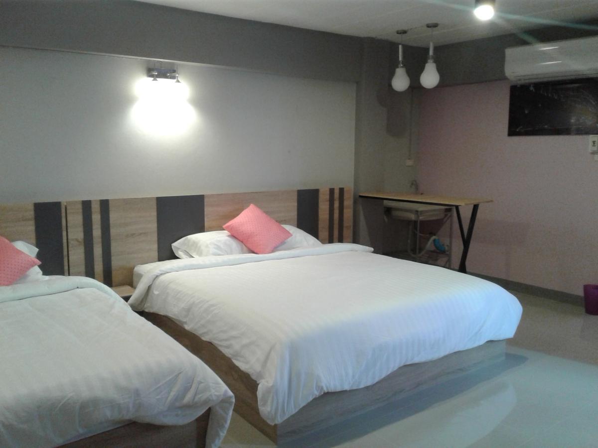 Rinrada Place Hotel อุบลราชธานี ภายนอก รูปภาพ