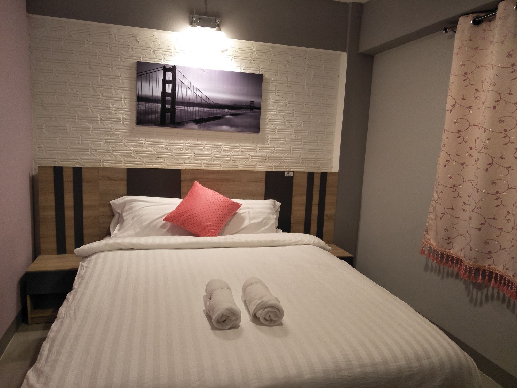Rinrada Place Hotel อุบลราชธานี ภายนอก รูปภาพ