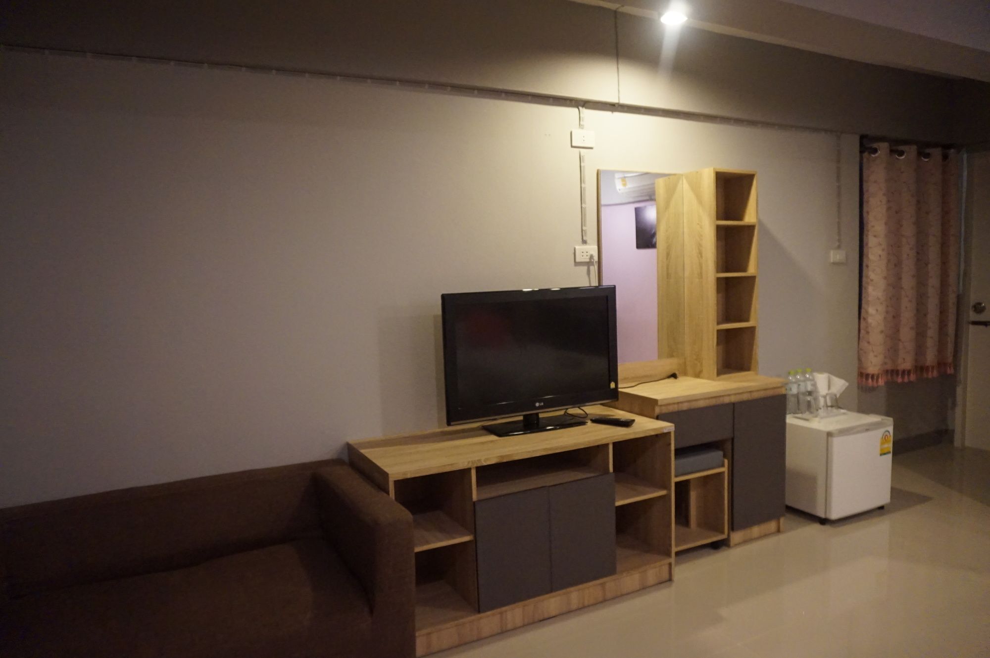 Rinrada Place Hotel อุบลราชธานี ภายนอก รูปภาพ