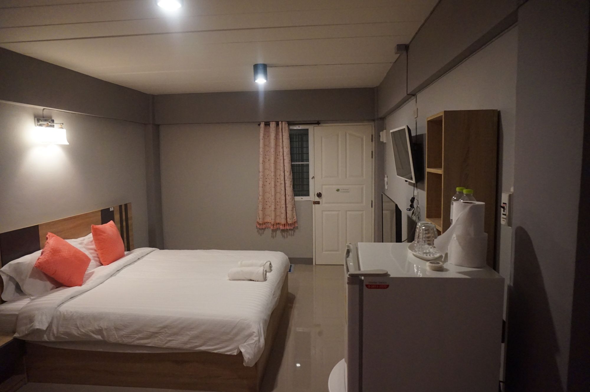 Rinrada Place Hotel อุบลราชธานี ภายนอก รูปภาพ