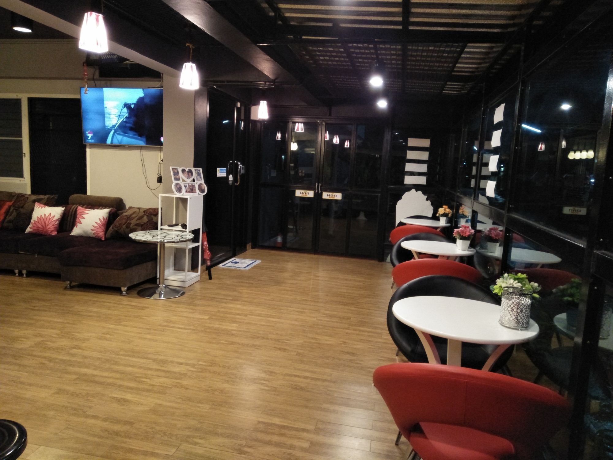 Rinrada Place Hotel อุบลราชธานี ภายนอก รูปภาพ